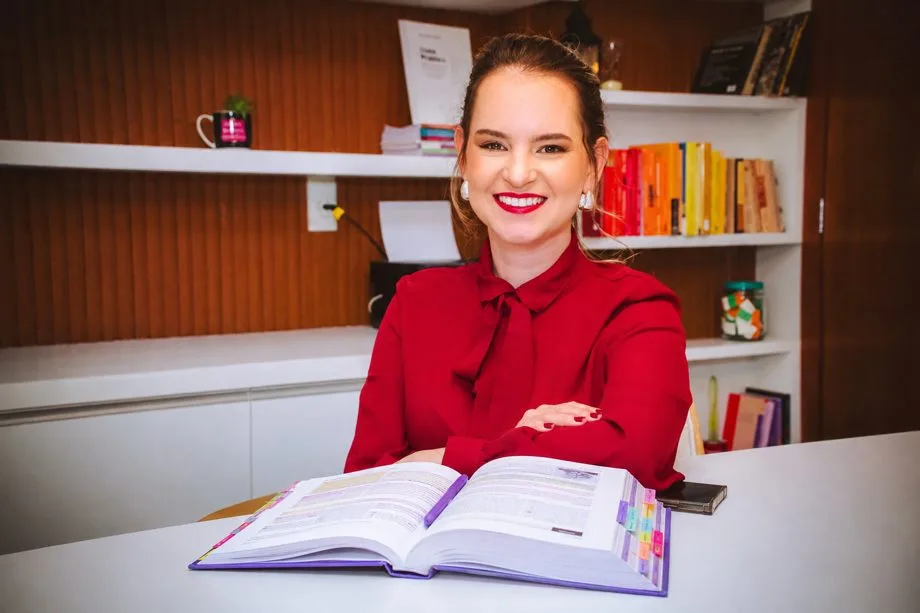 Adrielly Siebert em seu consultório